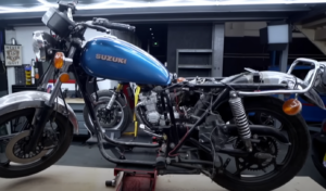 1981年式Suzuki GS250をカフェレーサーへフルレストア＆カスタム