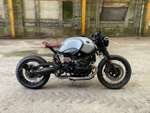 ロンドンの日常を駆け抜けるBMW R nineT Bobberカスタム by Kevils Speed Shop