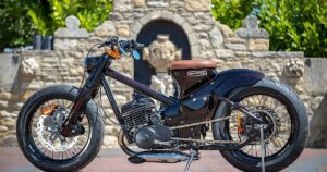 DT250エンジン搭載のHonda Super Cub、通勤車から本格派へ変貌