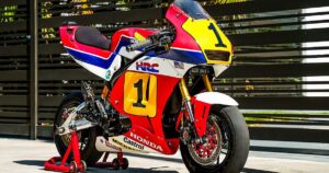 Honda Gromを2ストロークエンジンで武装したストリートレーサー