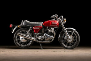 英国の名車Norton Commando 850が体現する不屈の精神