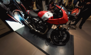 Triumph Thruxton 400レビュー：クラシックスタイルと現代性能の融合