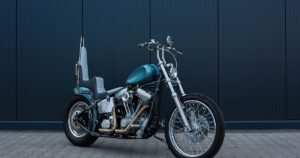 MF CustomsによるCadillac風Softailカスタム、アメリカンドリームを体現