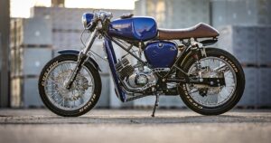 旧東ドイツの名車Simson S50をカフェレーサーにカスタム、魂が宿る一台