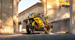 南仏Alèsから放たれるBuellカスタムの情熱、MecabuellのXB12R