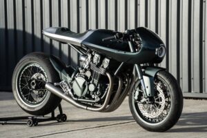 Auto FabricaによるHonda CB750 Nighthawkの大胆カスタム