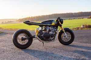 ドイツの名門RF-Biketechが手掛けるSuzuki GS1000カスタム、70年代スーパーバイクの現代的解釈