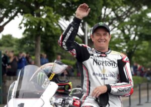 TTレジェンドMcGuinnessとHarrisonがクラシックバイクショーに登場