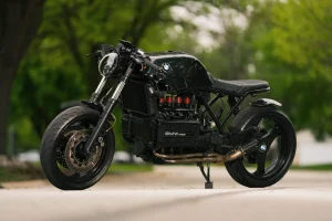 1993年式BMW K1100LTがモダン・スクランブラー仕様に大変身