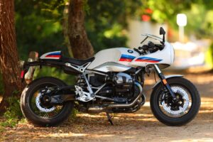 走行わずか1,200マイル、2017年式BMW R nineT Racerがオークションに登場
