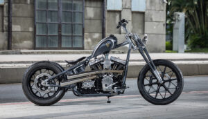 Rough Craftsが生み出す鮮烈なHarley-Davidsonチョッパー