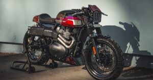 ムンバイ発、サイバーパンク美学のRoyal Enfield Continental GT カスタム