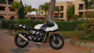 Triumph Thruxton 400、エントリー向けカフェレーサーの実力をテスト