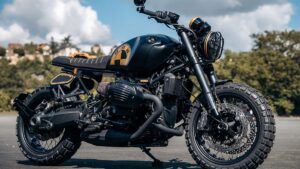 FCR OriginalによるBMW R12 Classicスクランブラー ブラック&ゴールド仕様