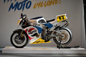 HAXCH MOTOが創る限定生産モデル「Cyclone」、80年代の美学と最新GSX-R1000Rが融合