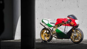 Tony Pereiraが手掛けたトラック仕様のカスタムDucati 900SS