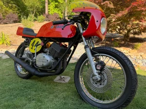 1974年式Yamaha RD350カフェレーサーがオークション出品中