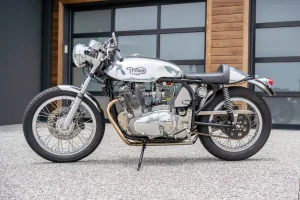 T160エンジン搭載Tritonカフェレーサーがオークション出品中