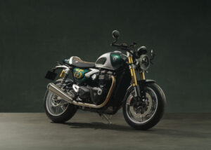 Triumph、DGR 15周年記念Speed Twin 1200 Cafe Racer限定モデルを発表