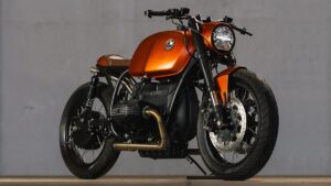 BMW R100/7を大胆に変貌させたCaffeine Customsのオレンジ色カフェレーサー
