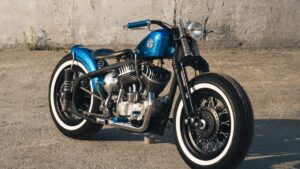 シベリアの鍛冶職人が生み出すHarley-Davidson WLA Flatheadボバー