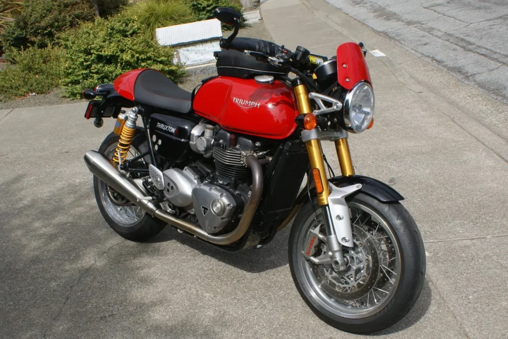 4 800 2016 Triumph Thruxton 1200 R BaT