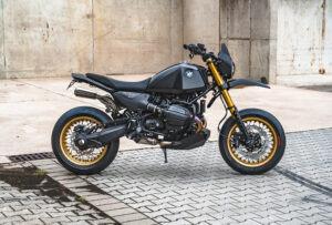 BMW R12 G/Sを本格スーパーモト化したClassicbike-Raischの「SUMO」
