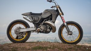 KX250がアルミ外装で変貌、GM Motorcyclesの超軽量スライダー
