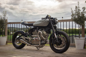 Yamaha XV920 Viragoを蘇らせたPit Lane Motoのカフェレーサー「CR82」