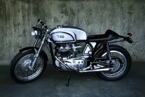 カフェレーサーの起源、ロンドンの若者文化が生んだバイク改造の歴史